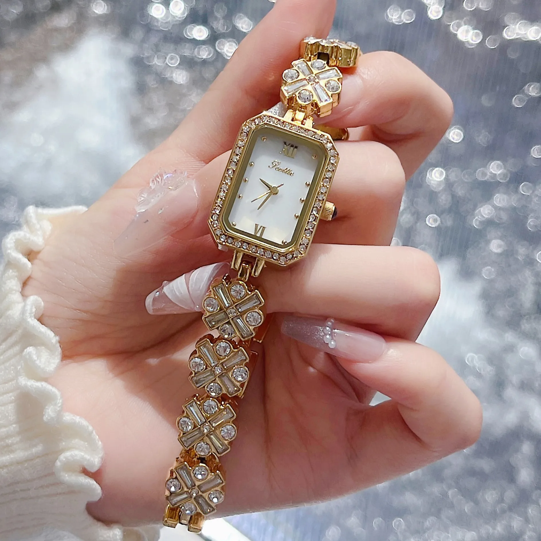 Scottie 9669 Ladies Quartz Wristwatch with Elegant Luxury Custom Bracelet Strap New Arrival Mossainte Dial and Band Design