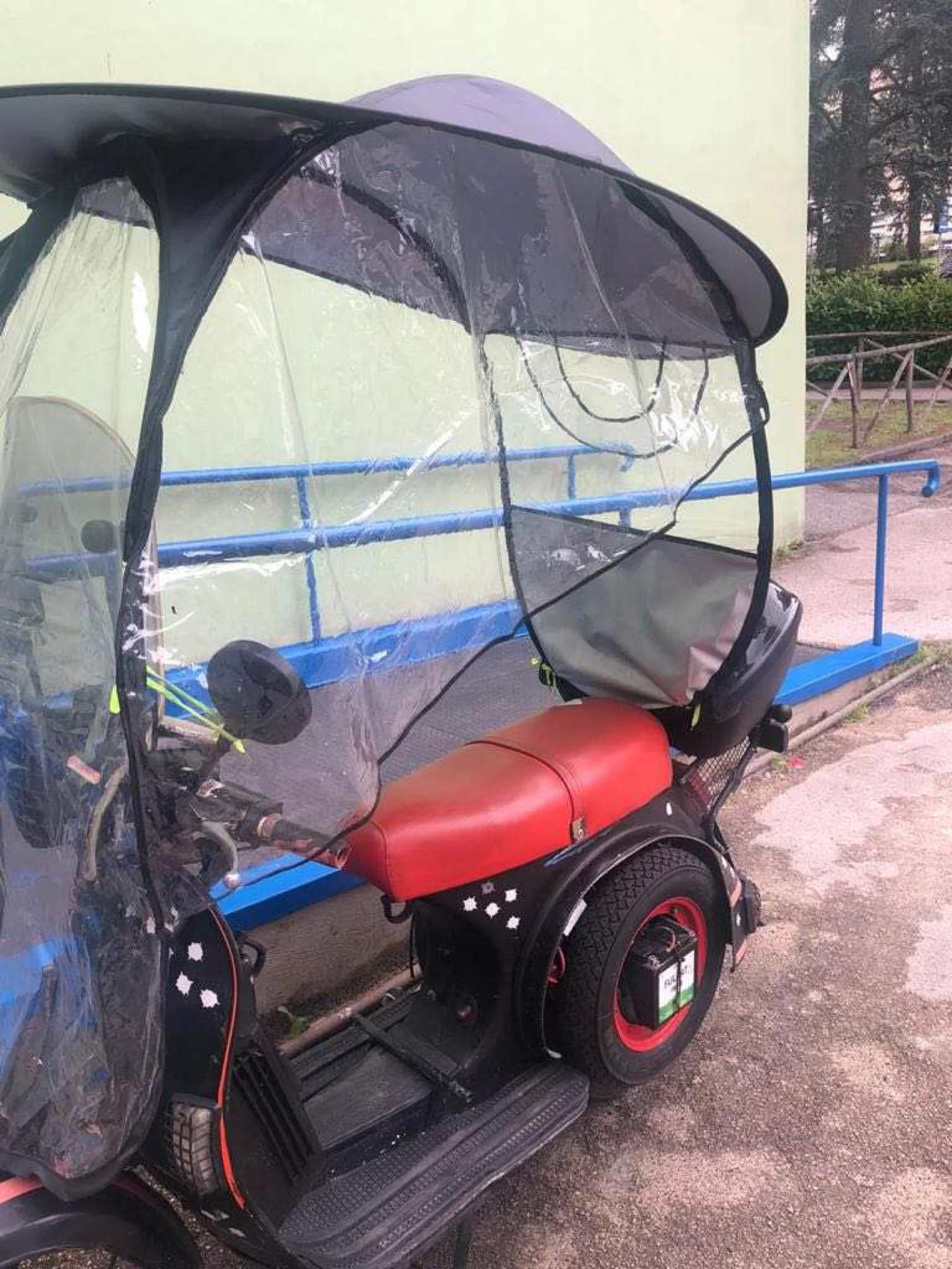 All black color  covered motorcycle umbrella cover bike umbrella waterproof windproof sunshade electric scooter umbrella