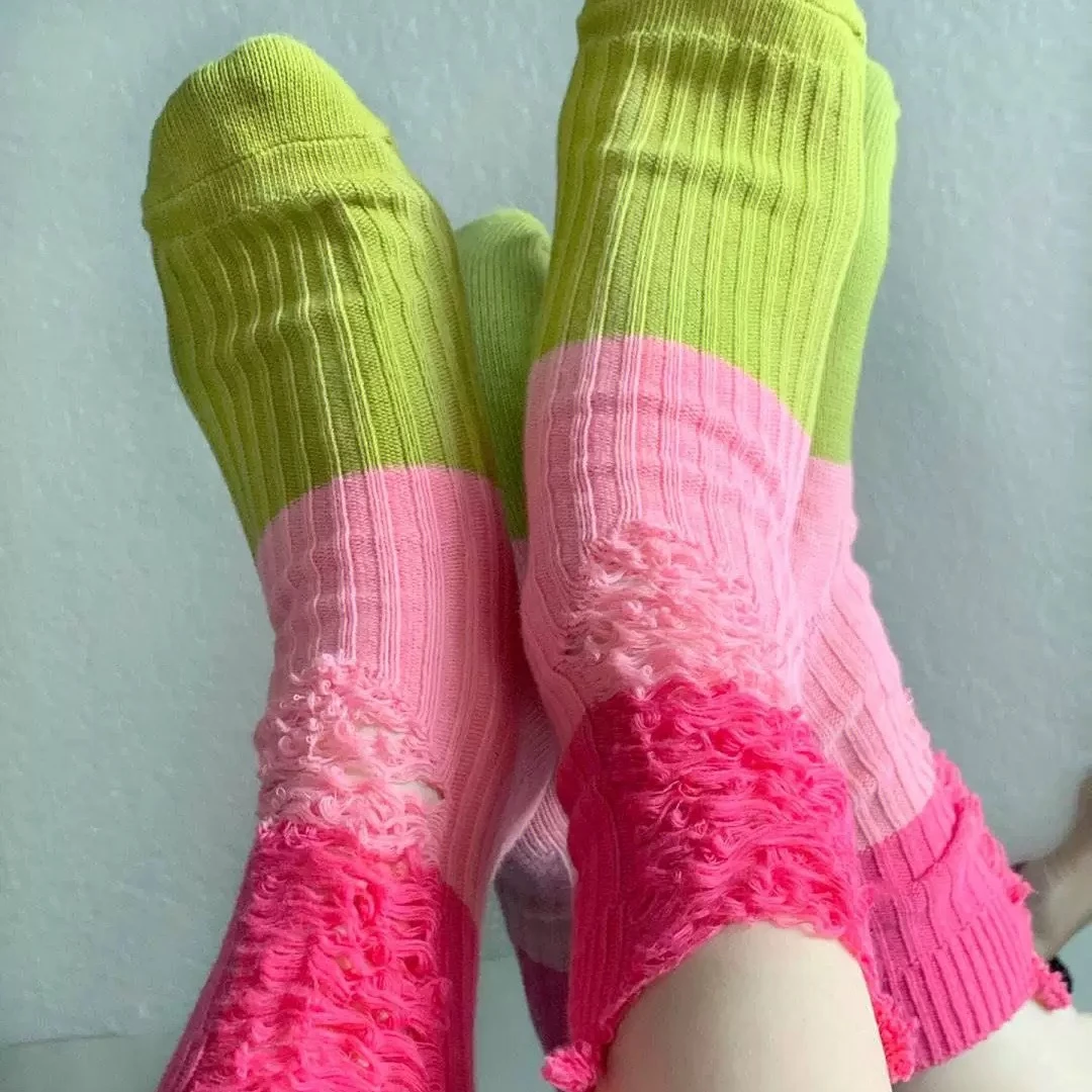 Wholesale Fashion Unique Ripped Distressed Patchwork novelty Women Street cotton Ribbed crew socks
