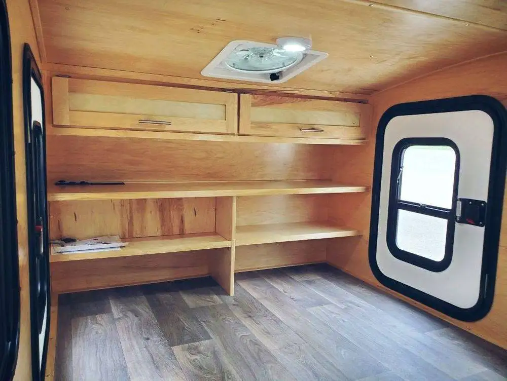 Australian Standards Lightweight camping camper trailer motorhome caravan with Shower Room kitchen electric power generation