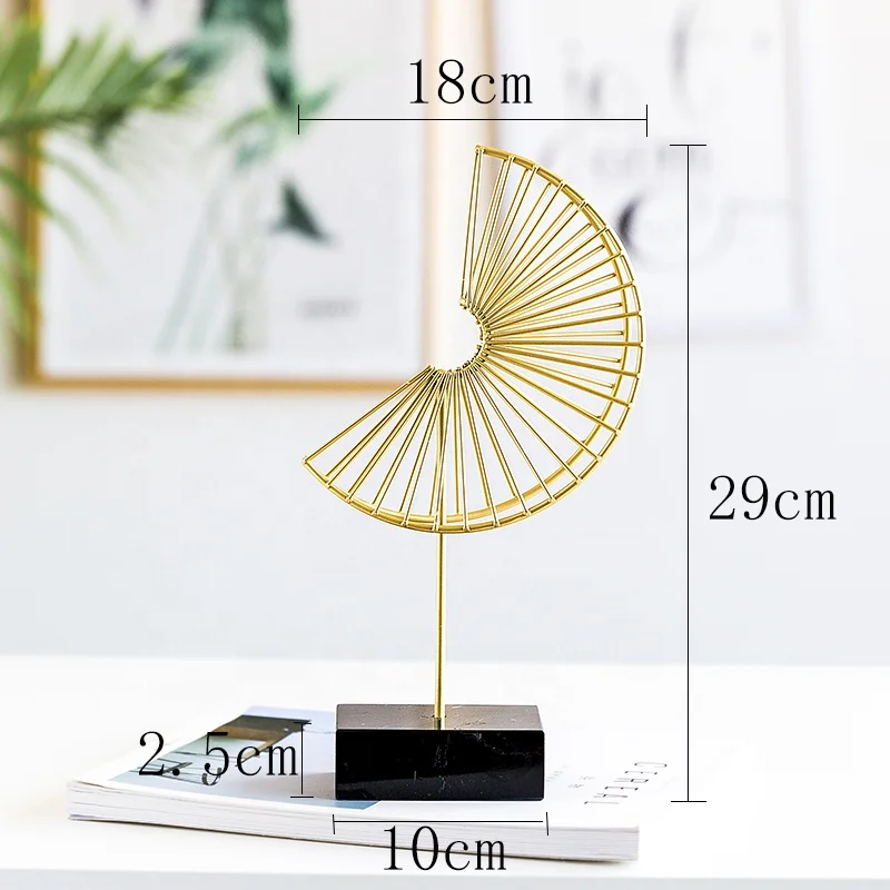 Luxury Iron Wire Unique design Metal Home Tabletop Decoration with Marble Stand for Christmas and Festival