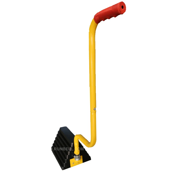 Pyramid Rubber Wheel Chock Heavy Duty Solid Rubber Construction Wheel Chock With Safety Handle