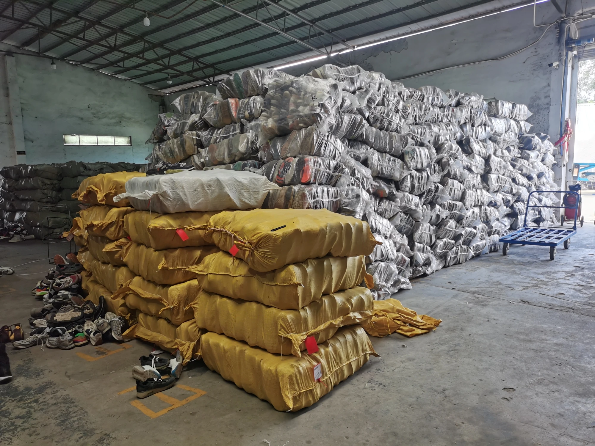 High quality branded used sports shoes factory wholesale second hand shoe sneakers mixed bales