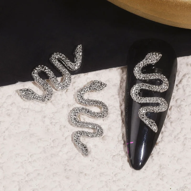 Factory direct sales nail supplies alloy snake vintage metal diamond snake jewelry rhinestone nail decoration
