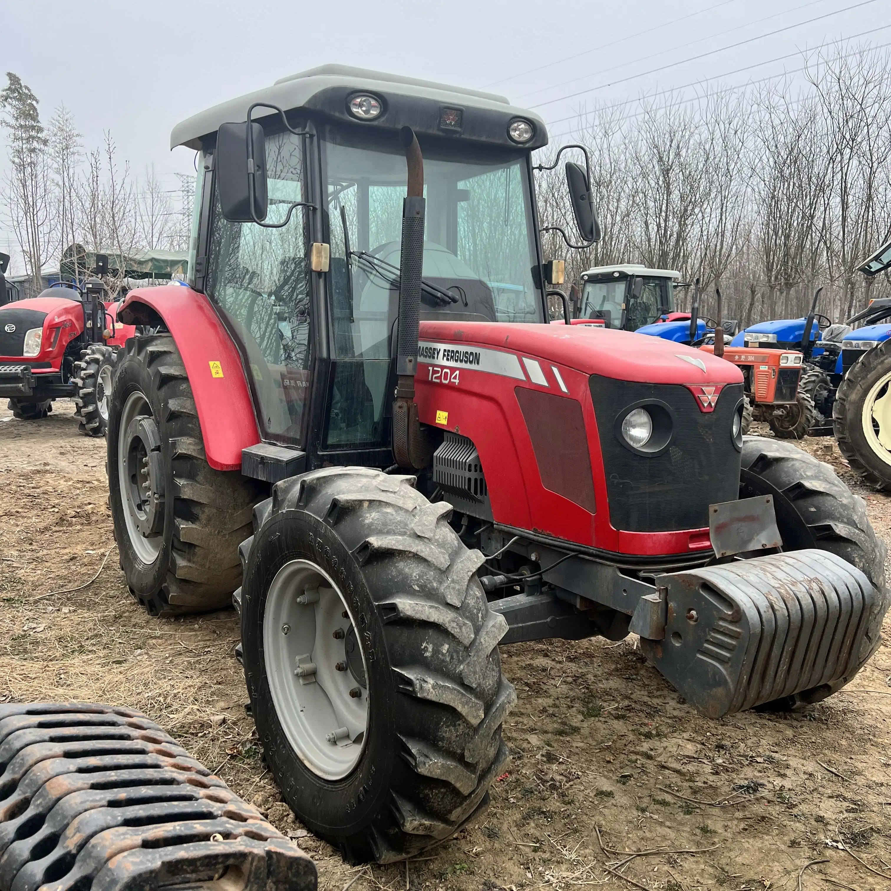 Дешевый и высококачественный сельскохозяйственный трактор 120HP MF1204 massey