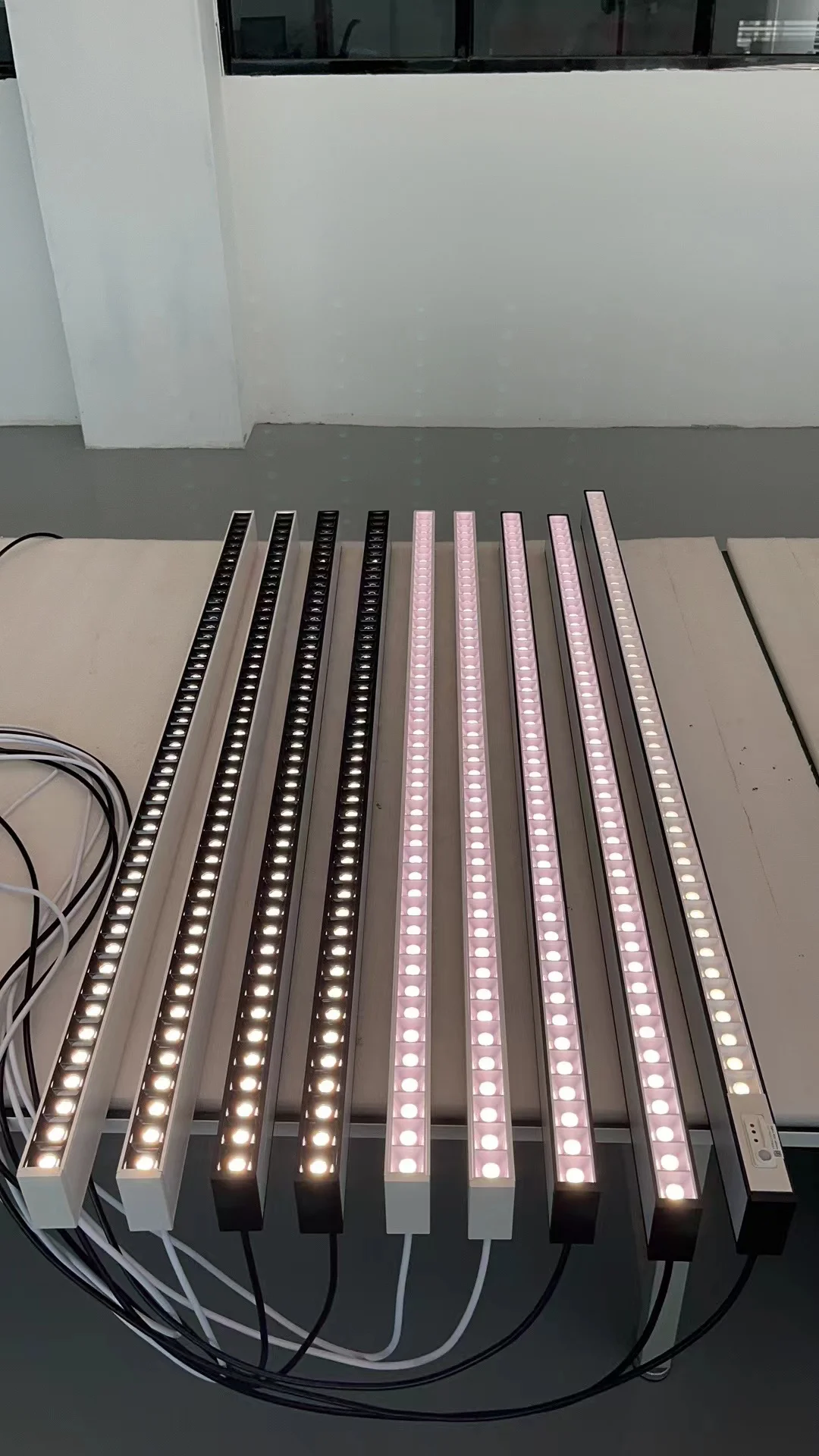 DALI-Compatible Dimmable LED Linear Light with Aluminum Body Joinable and Seamless for Office IP44 Certified