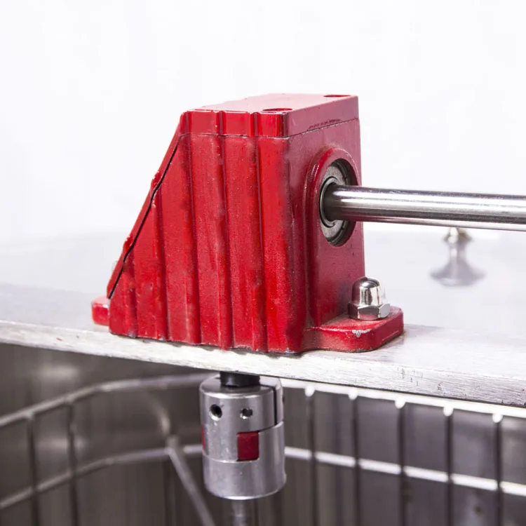 New style 4 frame manual honey extractor