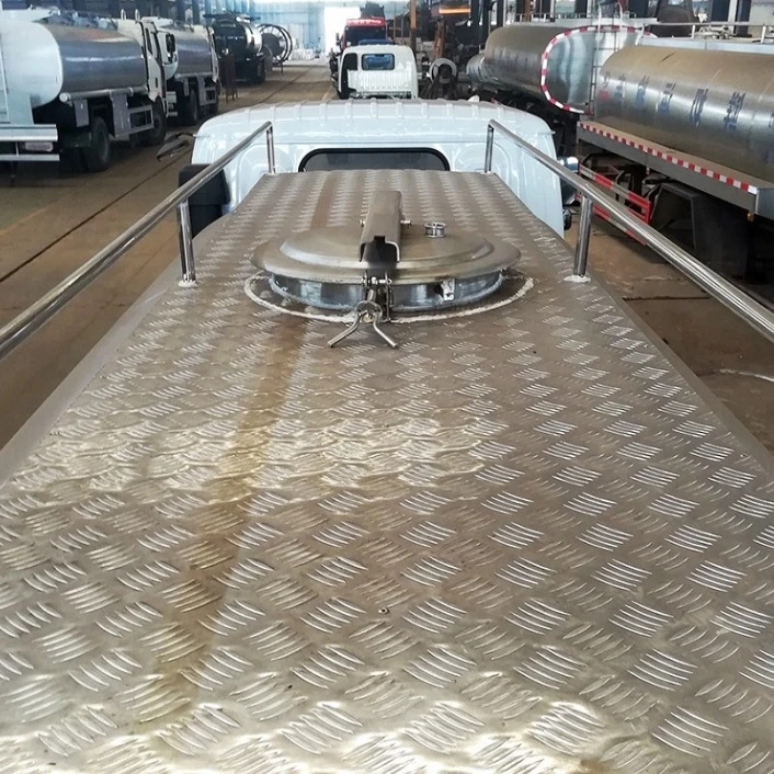 Fresh Milk Transport  Storage 6 ton 8 ton Tank Truck for sale with lower price