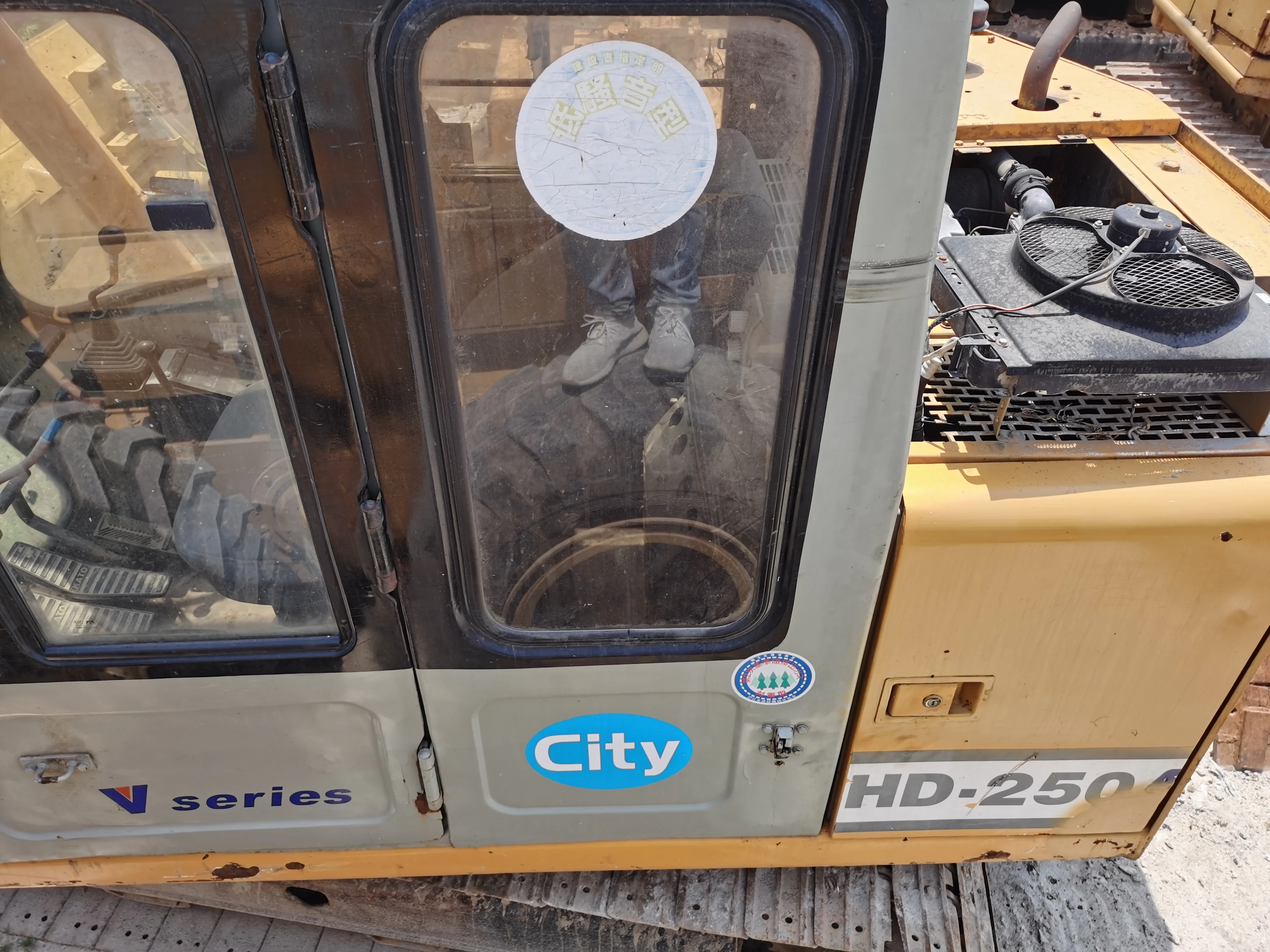 Japan Used  Kato HD-250 Mini Excavator With Low Price For Sale/HD 308 excavator with high quality