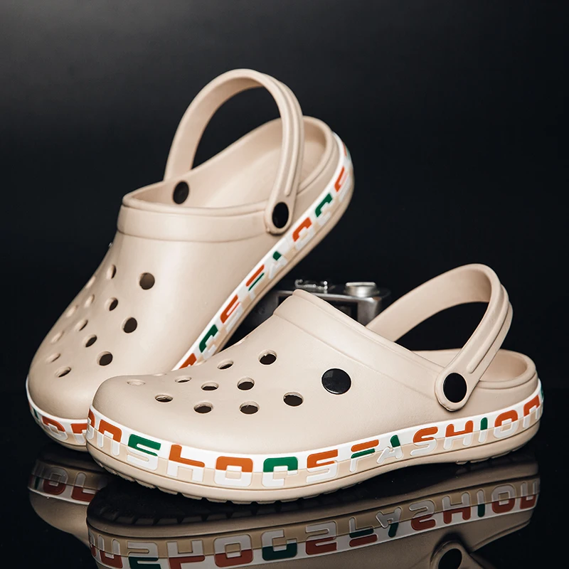 2021 New Design Summer EVA Anti-Slip Women Men Slippers Sandals Unisex Clogs Shoes Classic Garden EVA Clogs Shoes