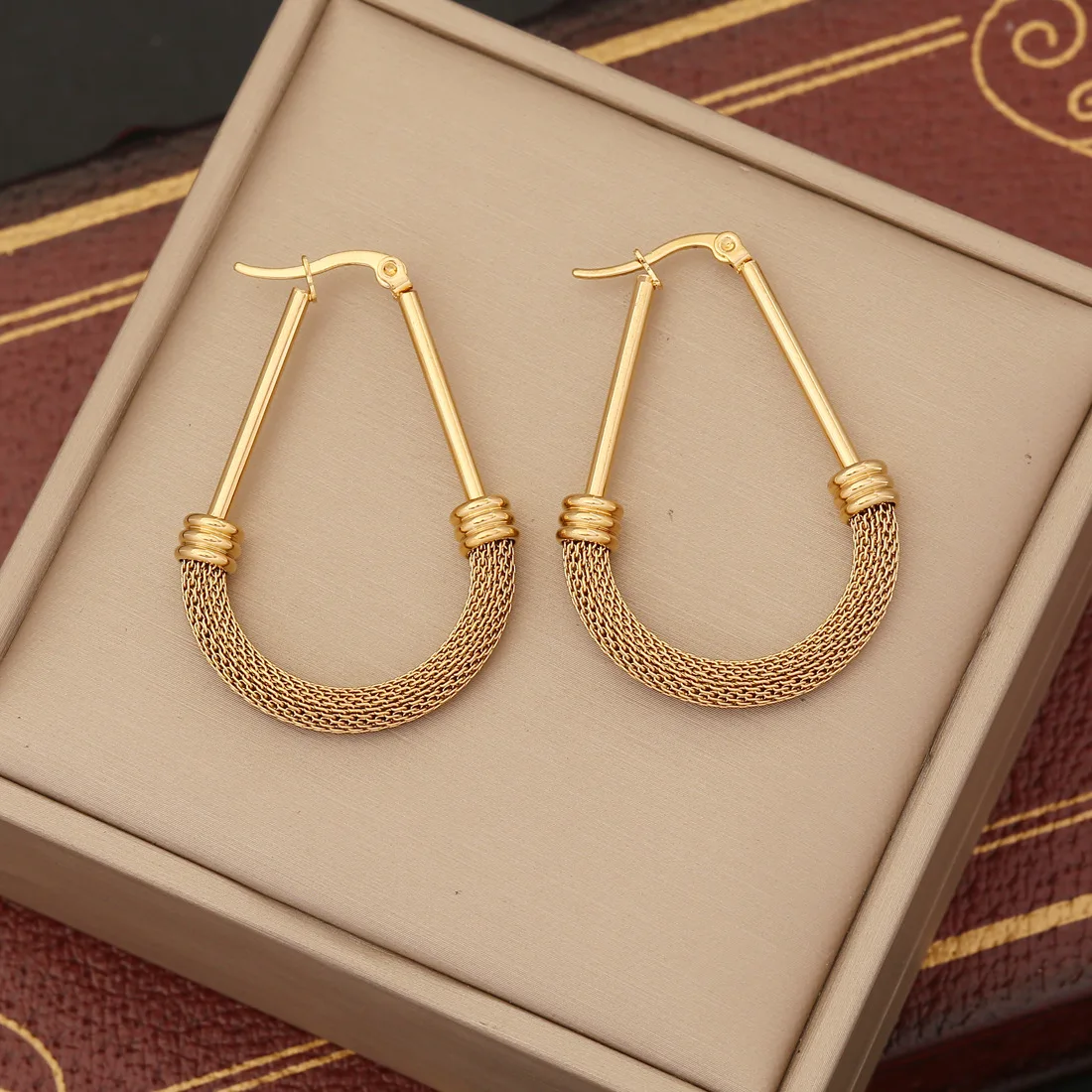 Women Huggie Earrings Unique Designs Gold Plating Stainless Steel Large Hoop Earrings for Female Round Circle Earring Jewelry