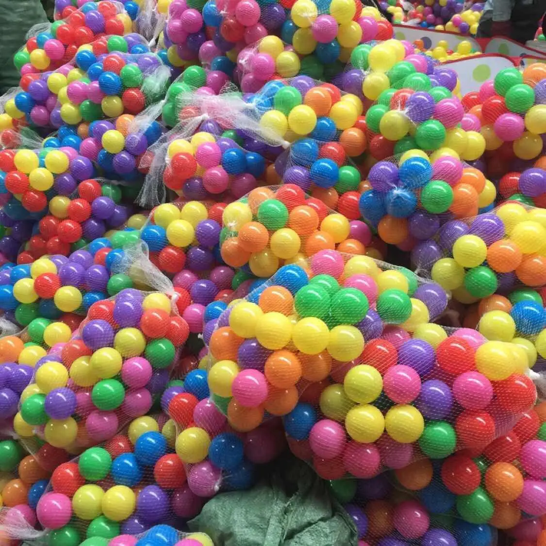 Wholesale  Soft Plastic Ball Pit Balls 7 Colors Elastic Ocean Ball Kids