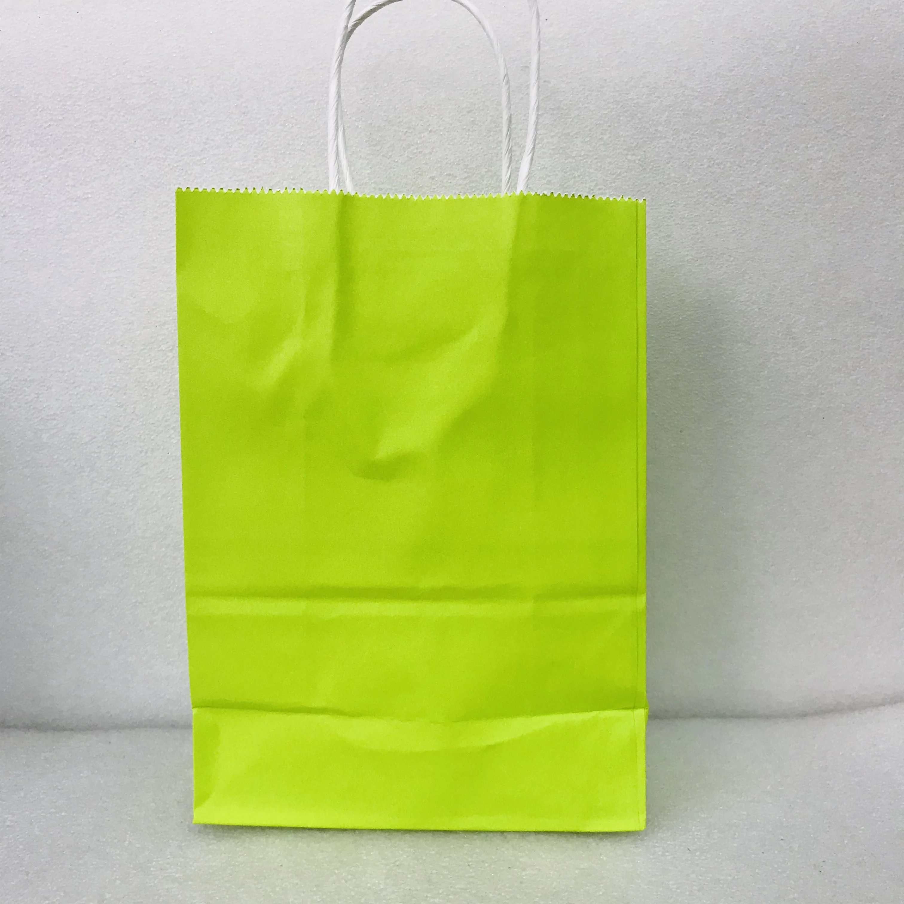 Wholesale Custom paper bag Printed With Your Own Logo White Brown Gift kraft paper gift bags with handles