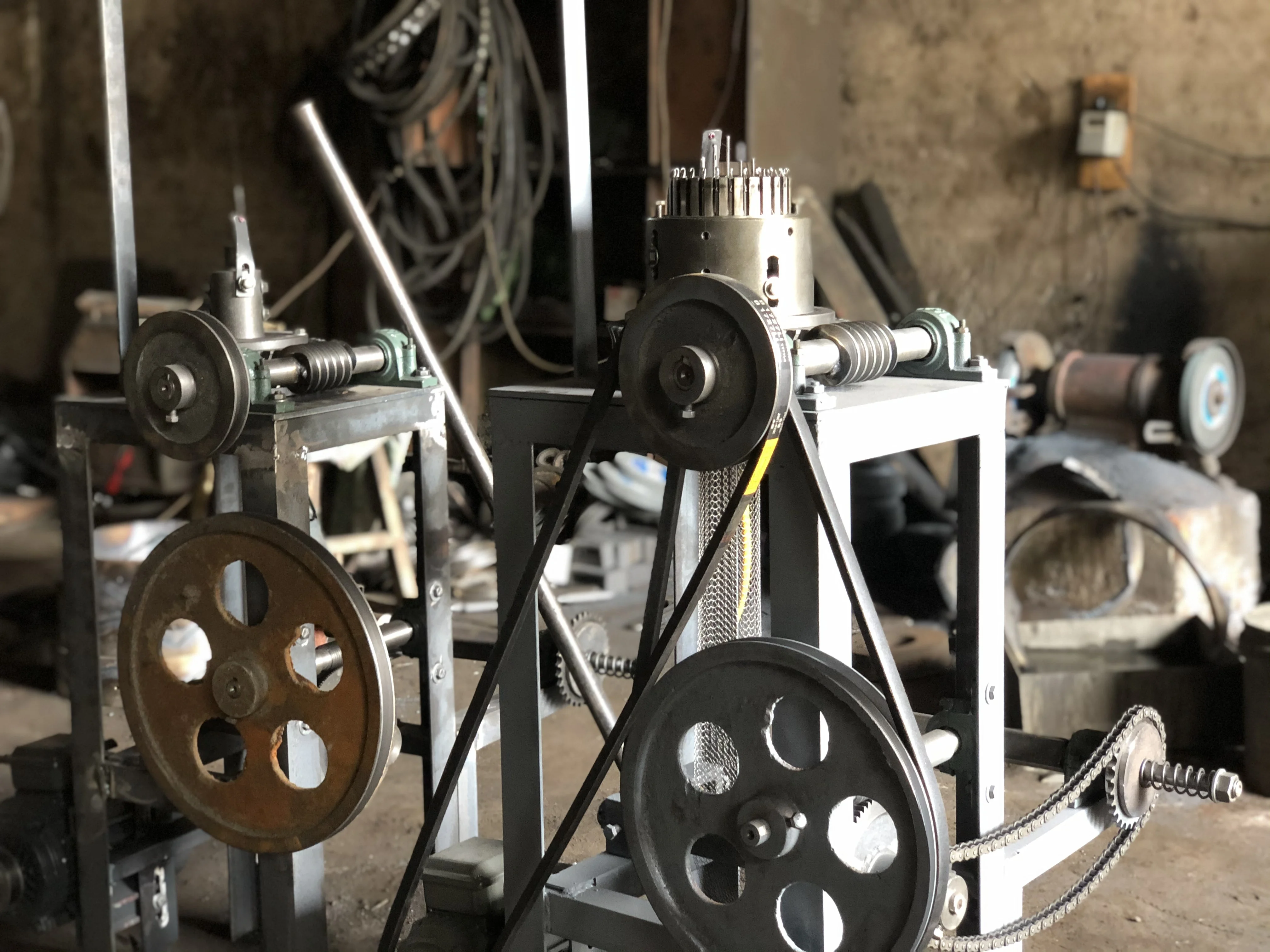 Circular knitting machine for EMI shielding steel wire knitted machine