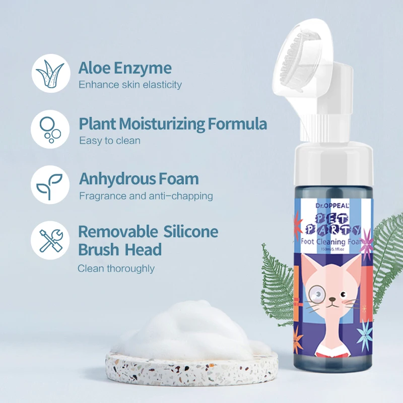 Pet cleaning tool cleaning foam sprayer and silicone brush head combo pet brush clean grooming