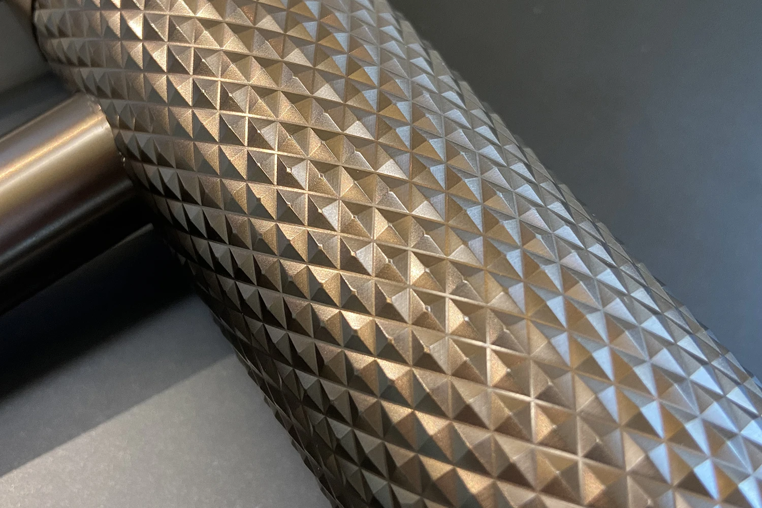 Hot Sale Innovative Knurling Process Bathroom Basin Faucet All Copper PVD Electroplating Process Basin Tap Grifo De Lavabo Brass