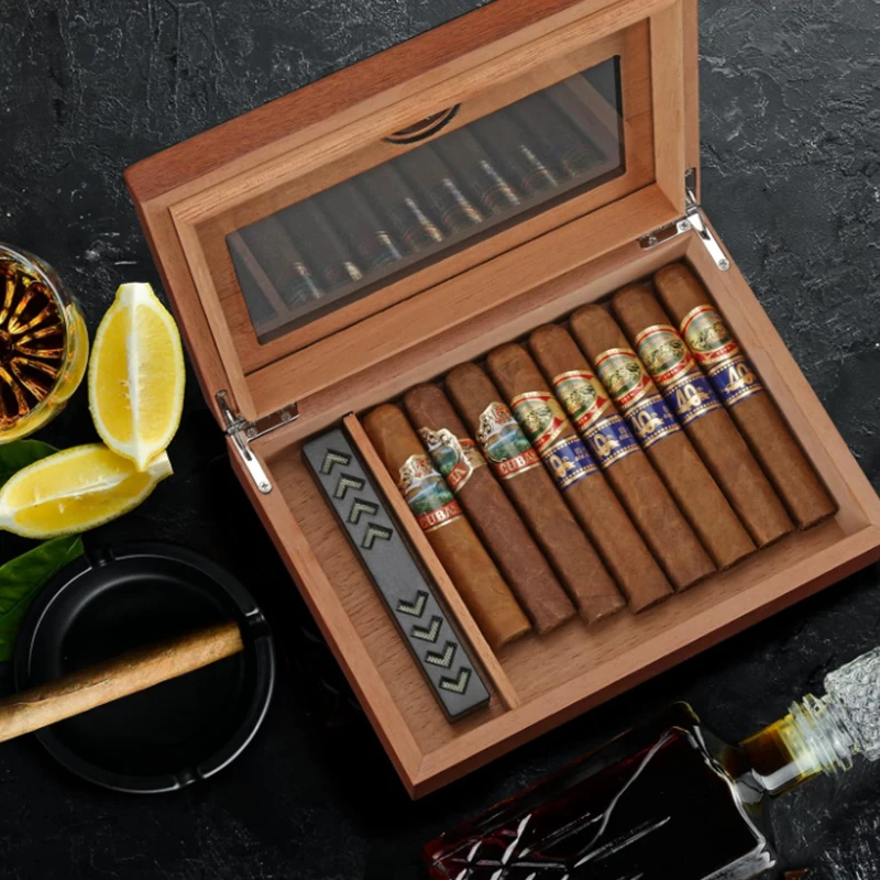 WOQI Solid Cedar Wood Hygrometer Humidifier Portable High Capacity Moisture Cigar Box with Lock Strong and Durable Wholesale