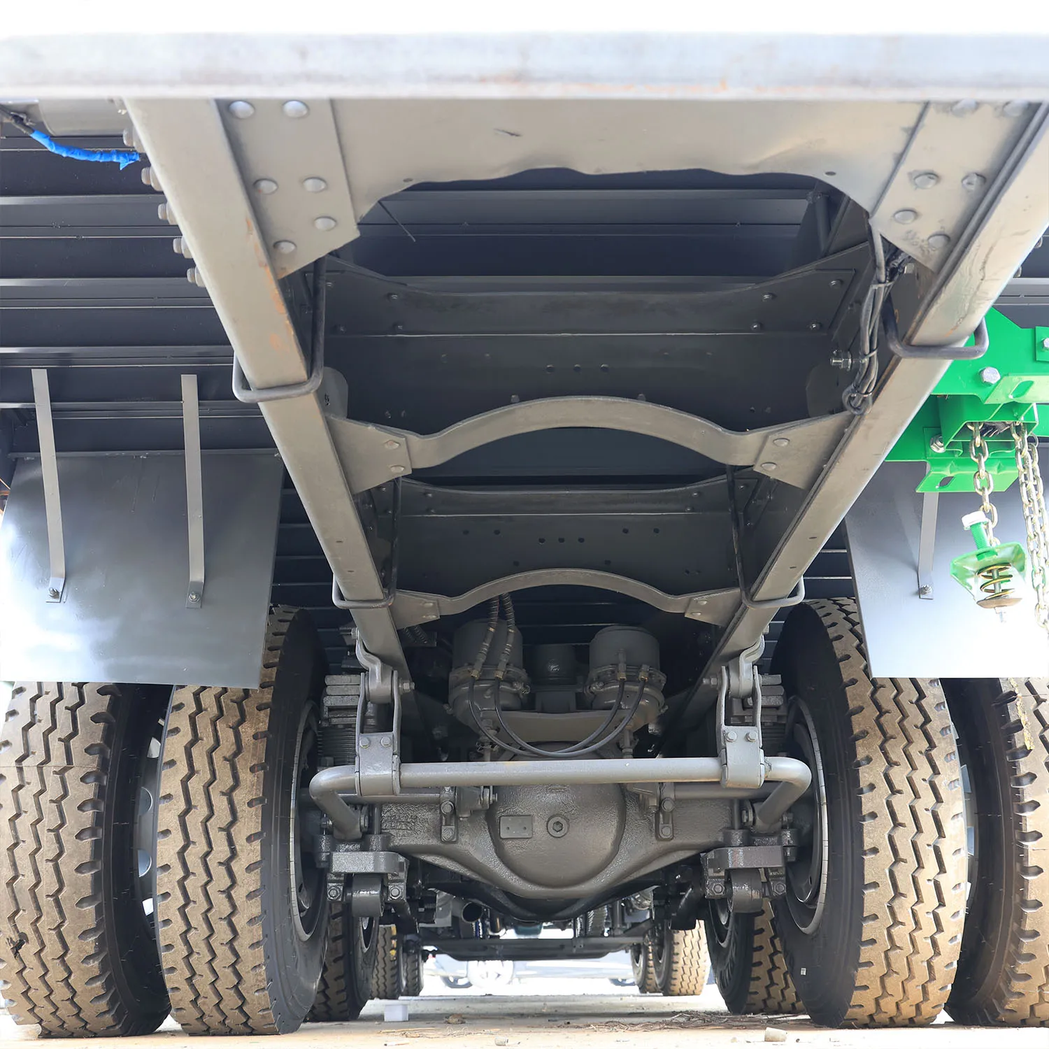 Chinese Mining Cheap Second Hand Shacman F3000 Blue White 6x4 Hydraulic Dump Truck in China