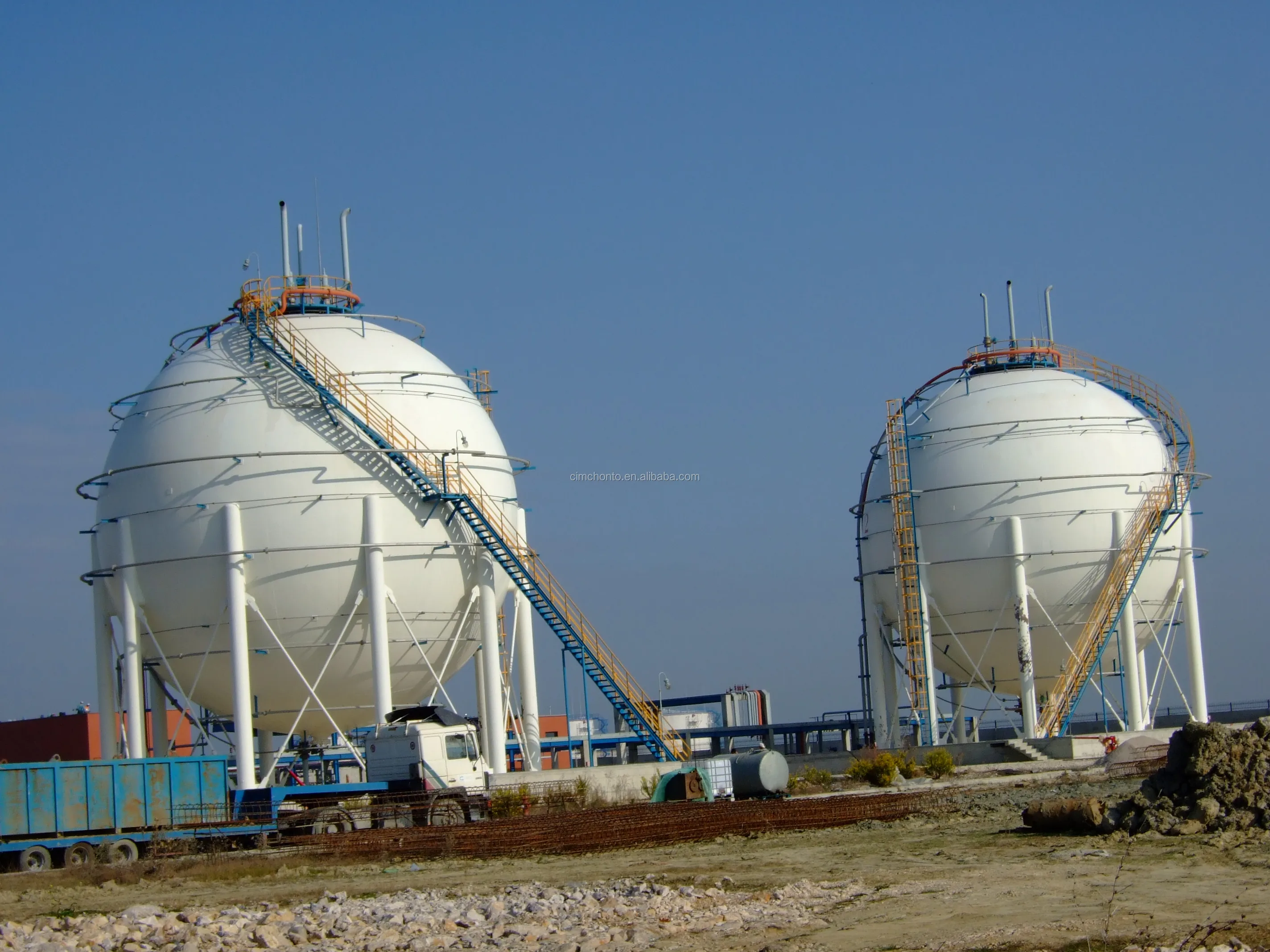 Новый сферический резервуар для хранения сжиженного углеводородного газа 2000 куб. М дизайн и установка от