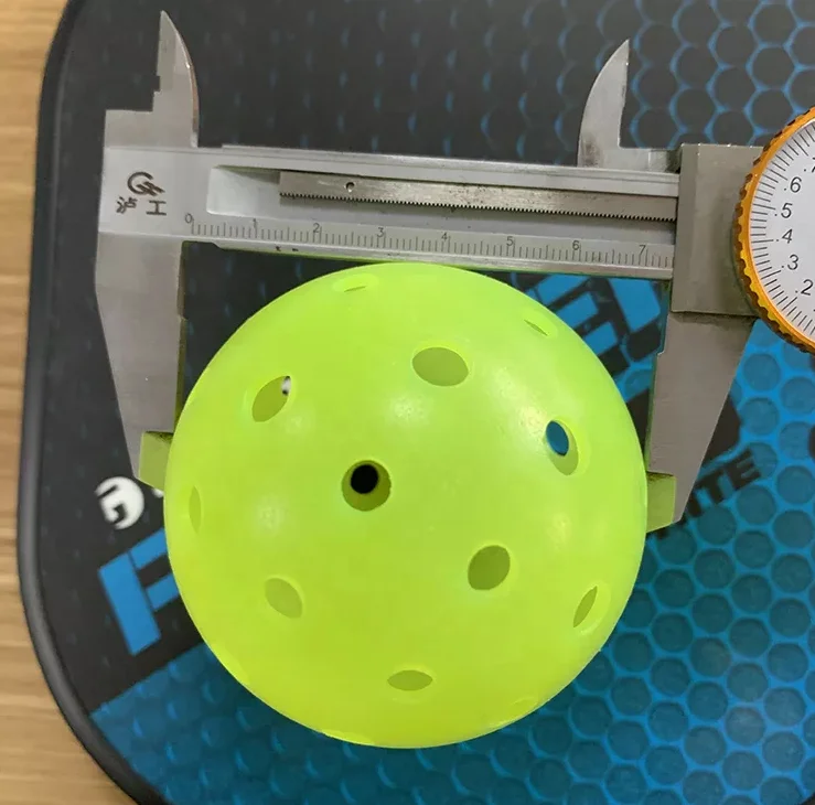 hot selling Outdoor Balls 40-hole Rotation crbn bola Pickleball paddle toys ball gun
