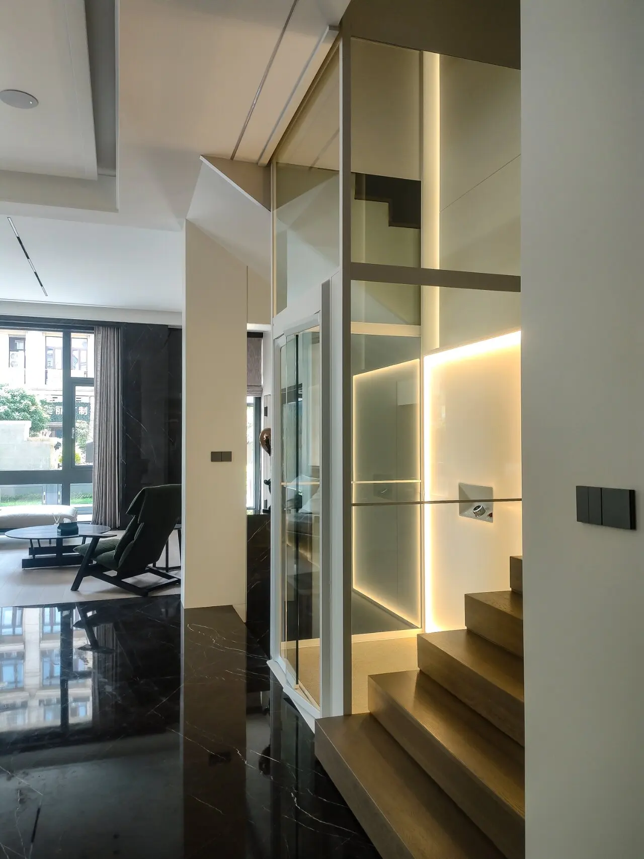Ce Certified 9m Three-Floor Residential House Electric Small Home Elevator Lifts for Villa and Warehouse Price