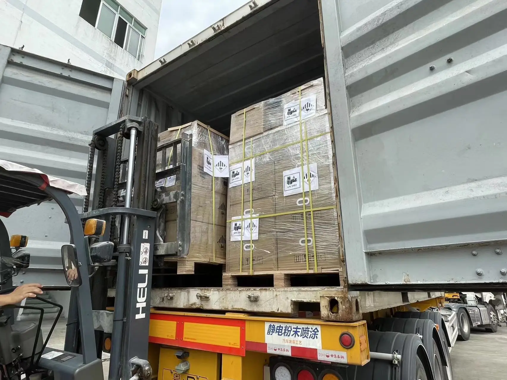 Composable Cabinet Type Off Grid Hybrid 48V 51.2V 100Ah Solar Energy Power Storage Battery 50kw