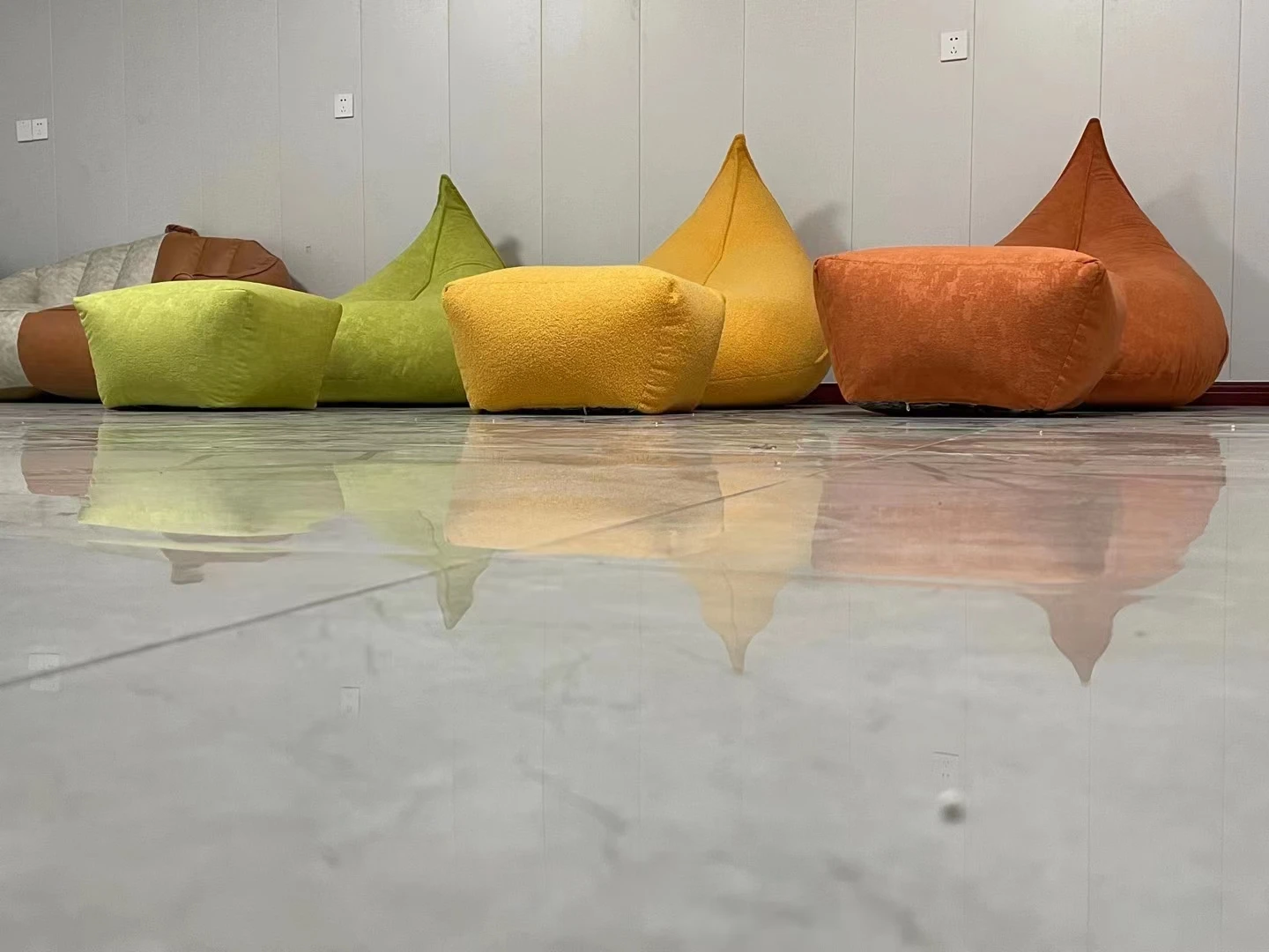 Wholesale Modern  design velvet comfortable leisure lazy recliner living room furniture sex single dining room sofa chair