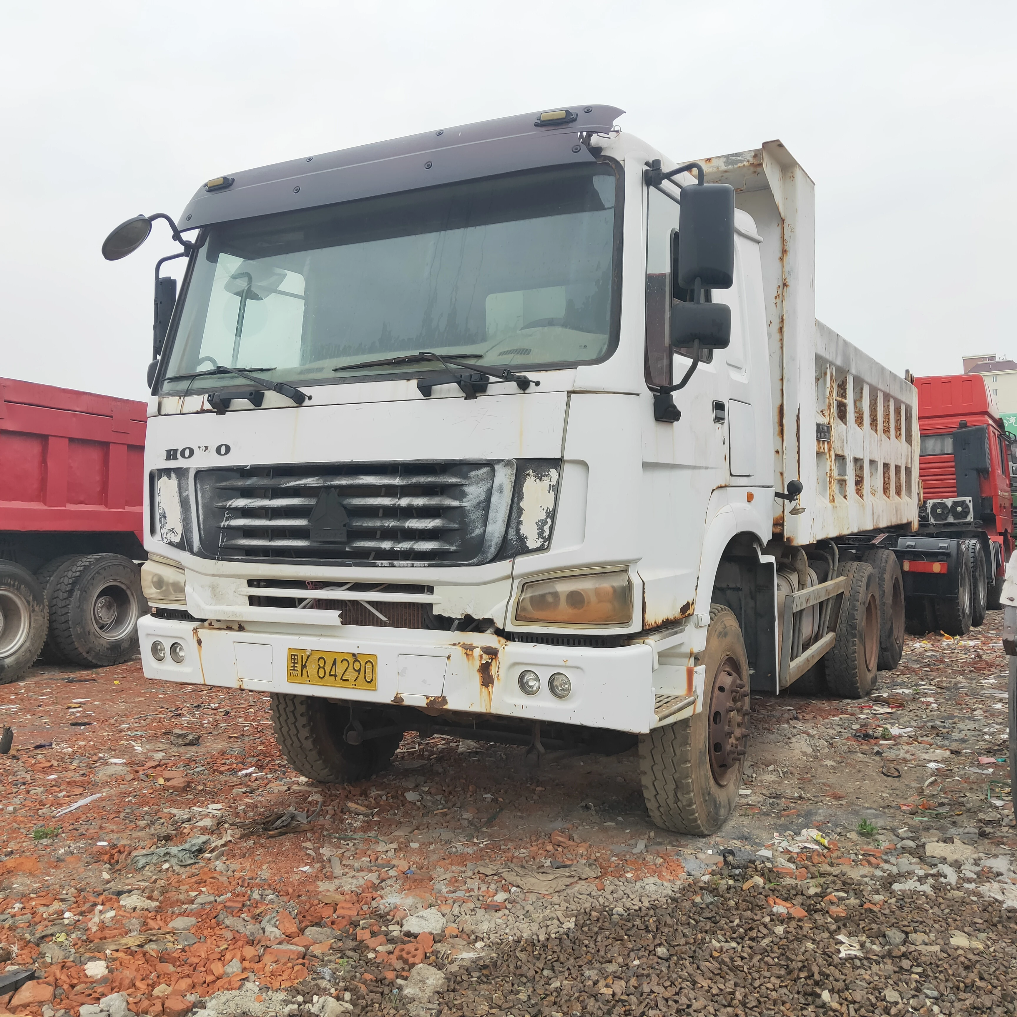 China howo truck price used sinotruk howo 6X4 dump truck tipper for sale