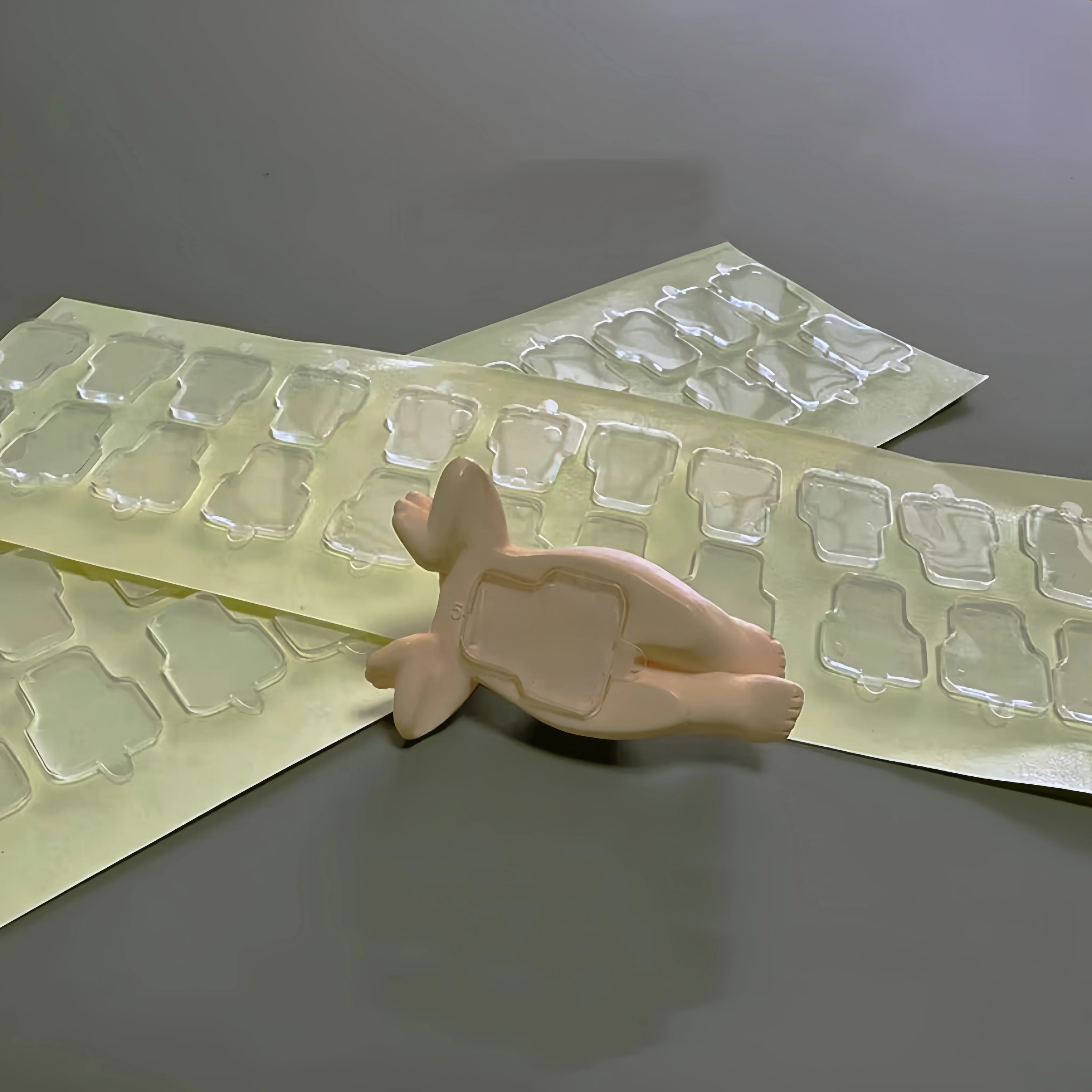 2024 Hot Selling Sonny Angel Double Sided Adhesive Removable Tape for Sonny Baby Clear Glue Sticky Putty for Sonny Doll