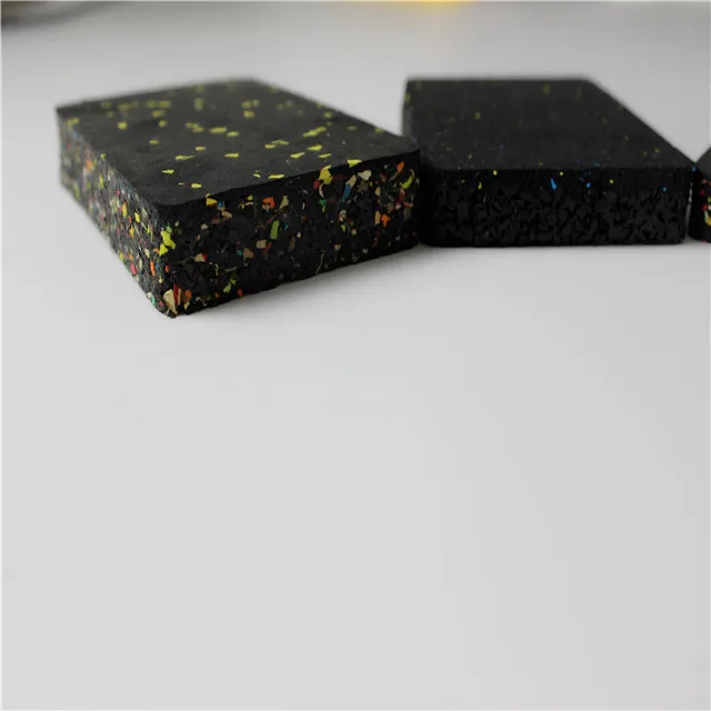 
 Резиновое напольное покрытие для спортзалов/игровых площадок/спортивных площадок  