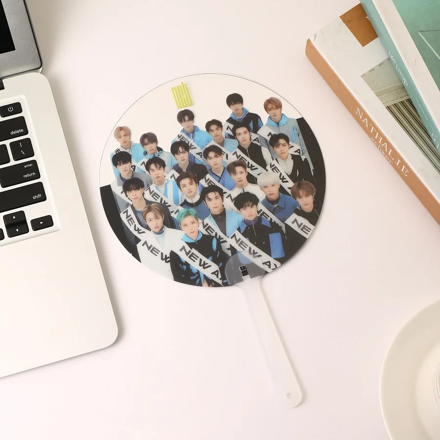 Оптовая продажа пластиковые ручные вентиляторы Kpop два раза в стиле Straykids не изготовленные