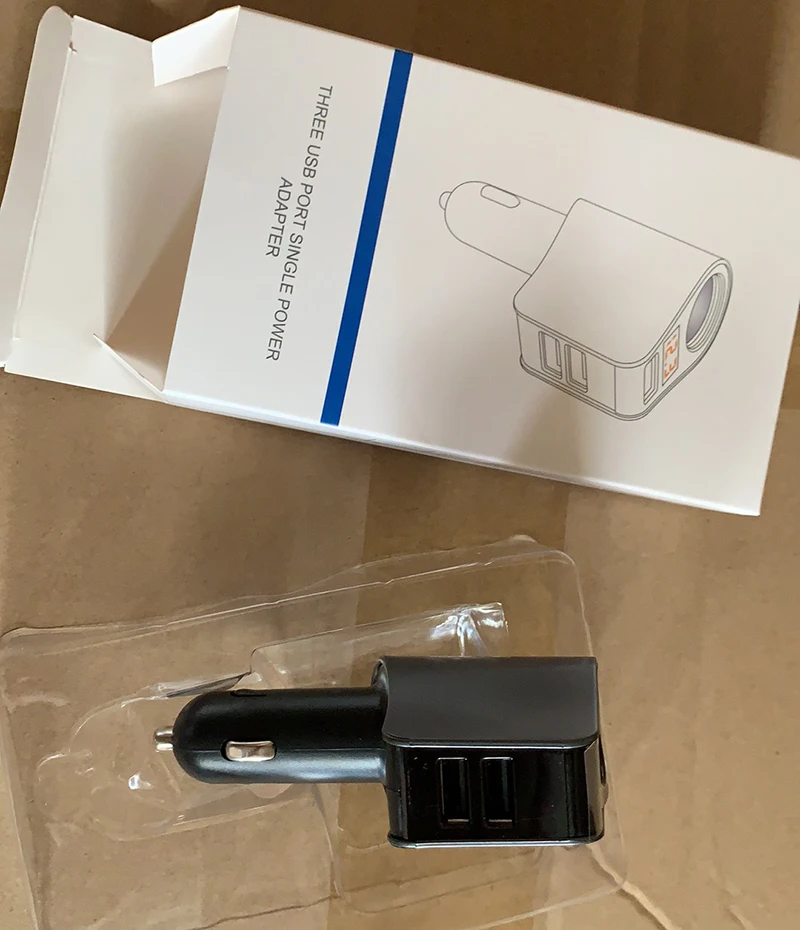 Дисплей напряжения 3 USB A Выход Автомобильное зарядное устройство прикуриватель