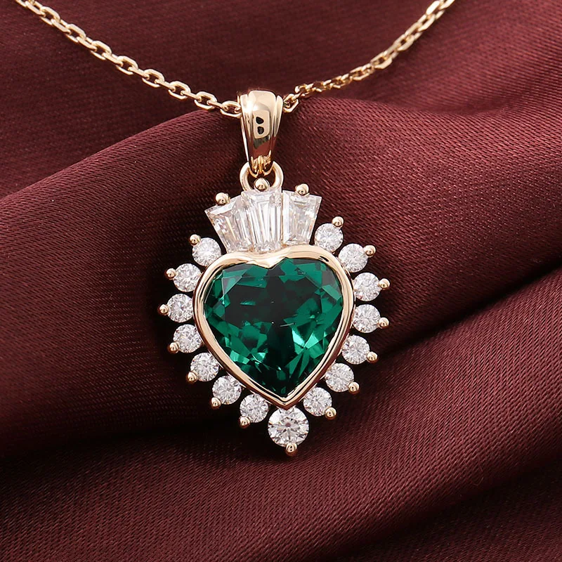 Fine Jewelry 10k 14k 18k Yellow Gold Romantic Style Emerald Ruby Heart Shape Moissanite Pendant Clavicle Necklaces
