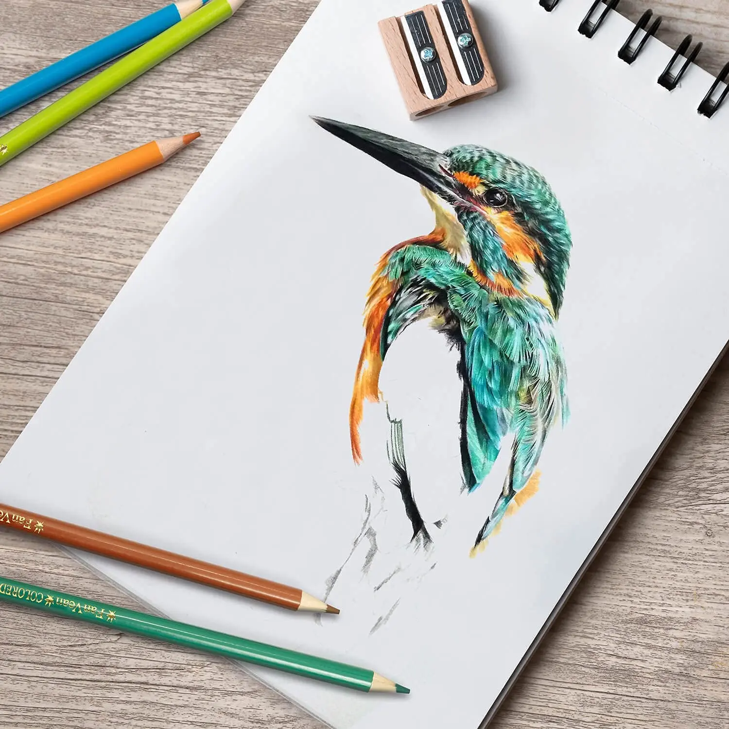 Wholesale Eco-friendly Pre-sharpened 12 Color Pencils Set Natural Soft Wooden Colored Pencils for Kids Drawing with Box