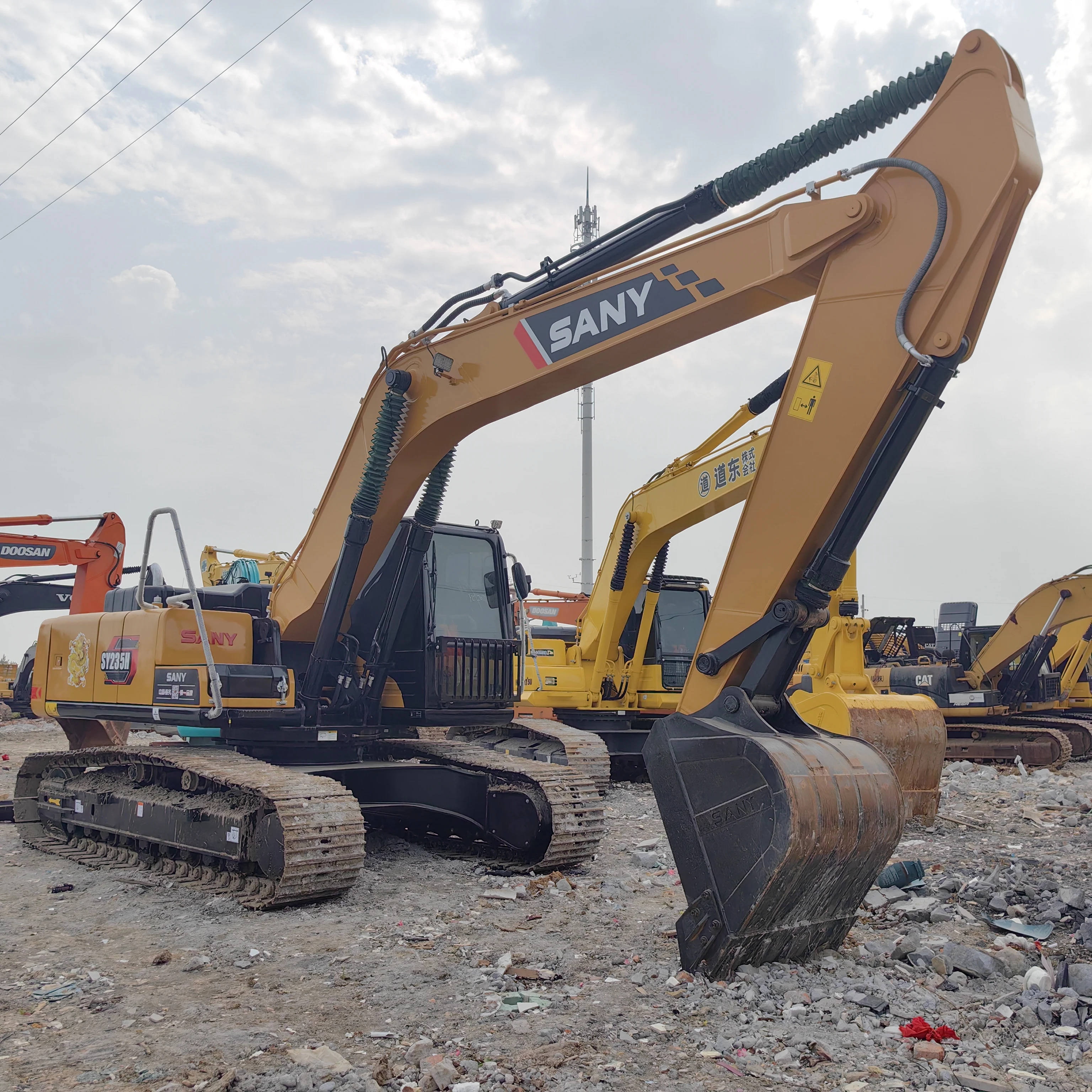 Cheap High Performance original Sany sy235h Second Hand sy235h Excavator Best Seller with Core Components Engine Pump Motor