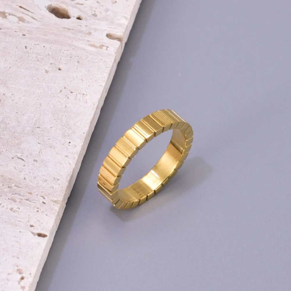 New stainless steel PVD gold plating gear stripe wavy knuckle ring