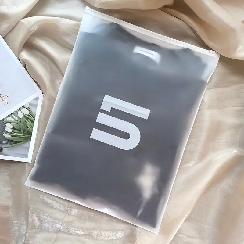 Zipper Bag Zipper Packaging Bags Hot Selling Eco Friendly Zipper Resealable Clothes Packaging Frosted Plastic Ziplock Bag