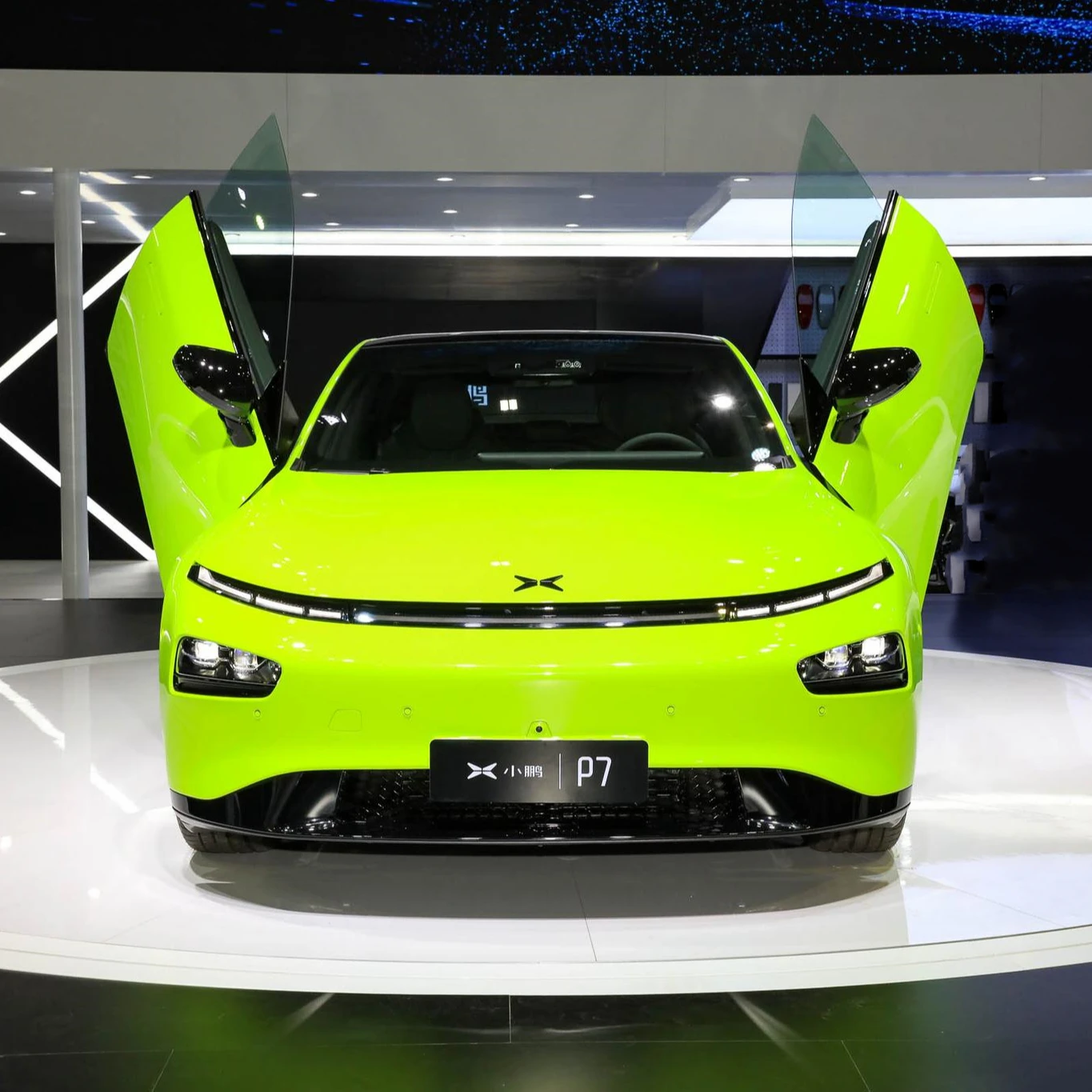 Luxury xp P7 made in 2021 Hot sale electric vehicle with long range High speed ev with 5 seats for family use