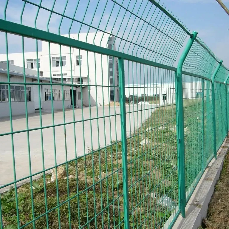 factory customized Hot Dipped Galvanized PVC welded wire mesh fence for playground
