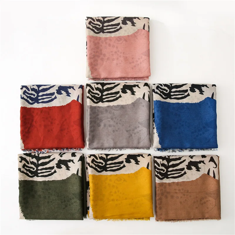 Wholesale 2020 new arrival women cotton animal scarf shawl fashion realistic tiger leopard printed scarfs latest