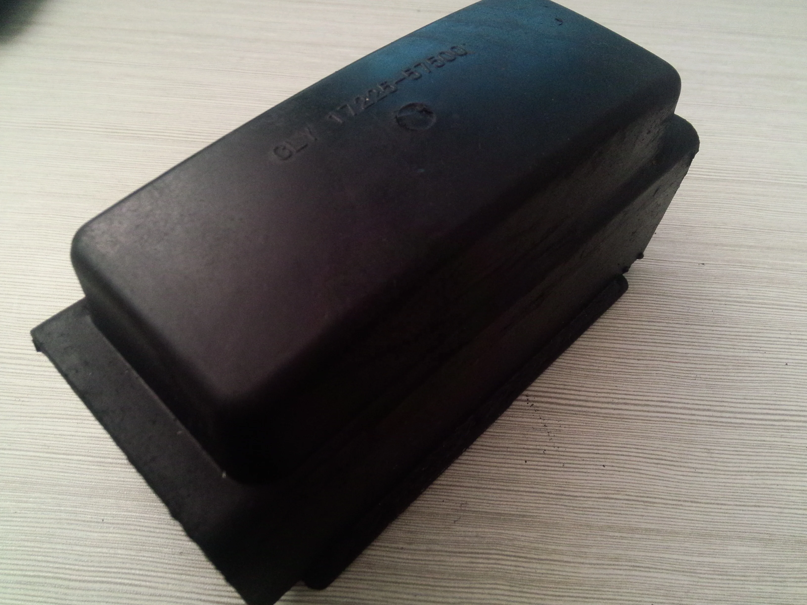 Rear right spring bumper 17225-57500 for fuso 8DC