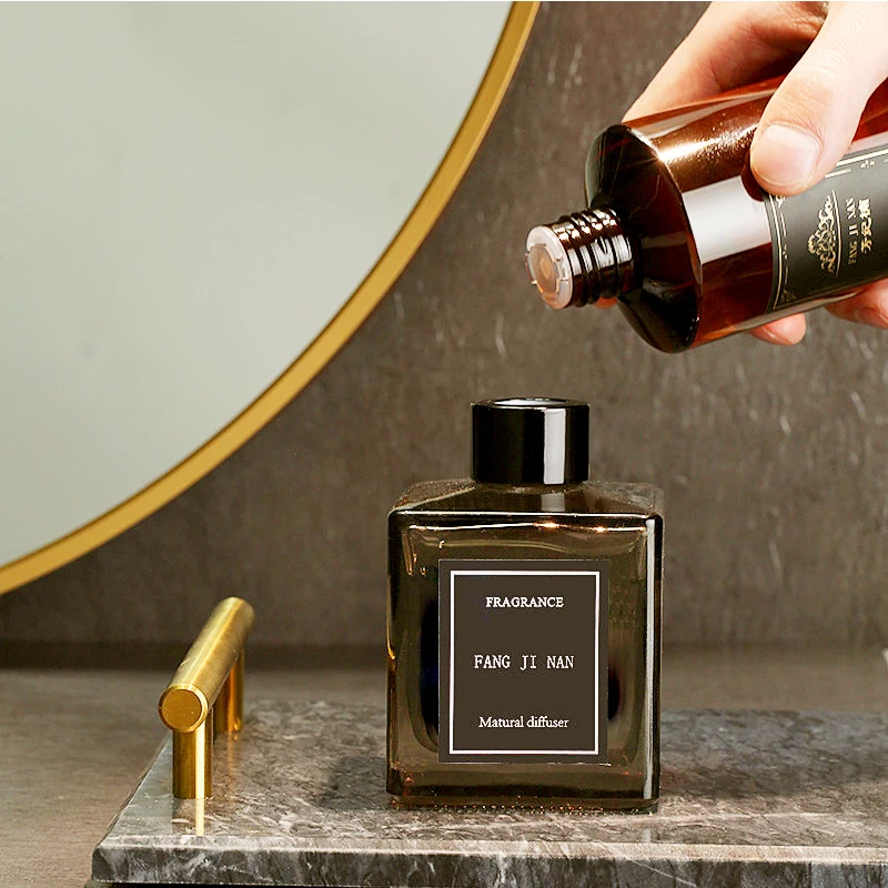 Home Fragrance Private Label Luxury Glass Bottle Essential Oil Aroma Reed Diffuser With Rattan Sticks