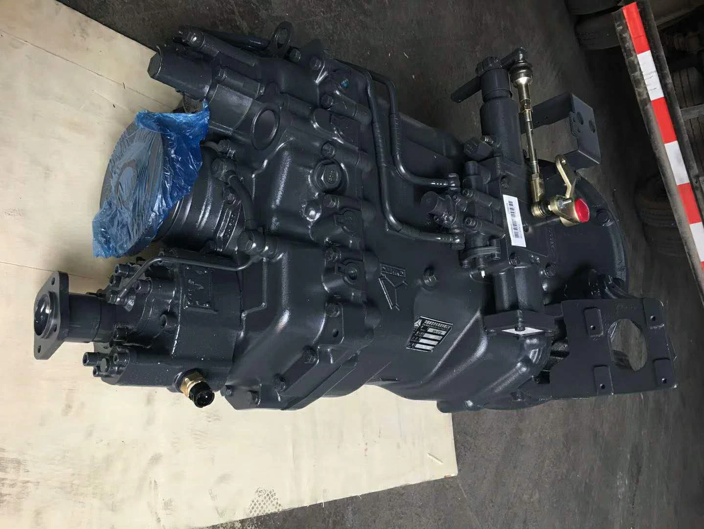 HOWO Truck Engine Parts Alternator Generator VG1246090005 with Low Price