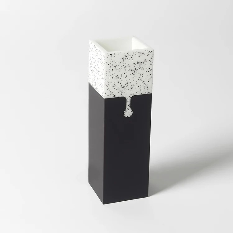 Acrylic plexiglass pen holder