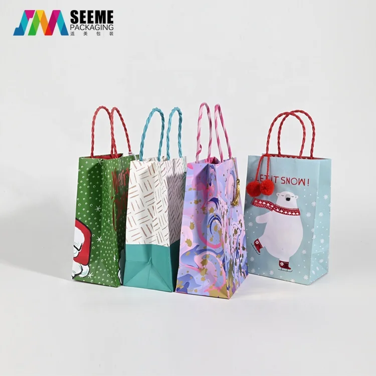 New design recycle kraft art coated paper Christmas gift bag for shopping