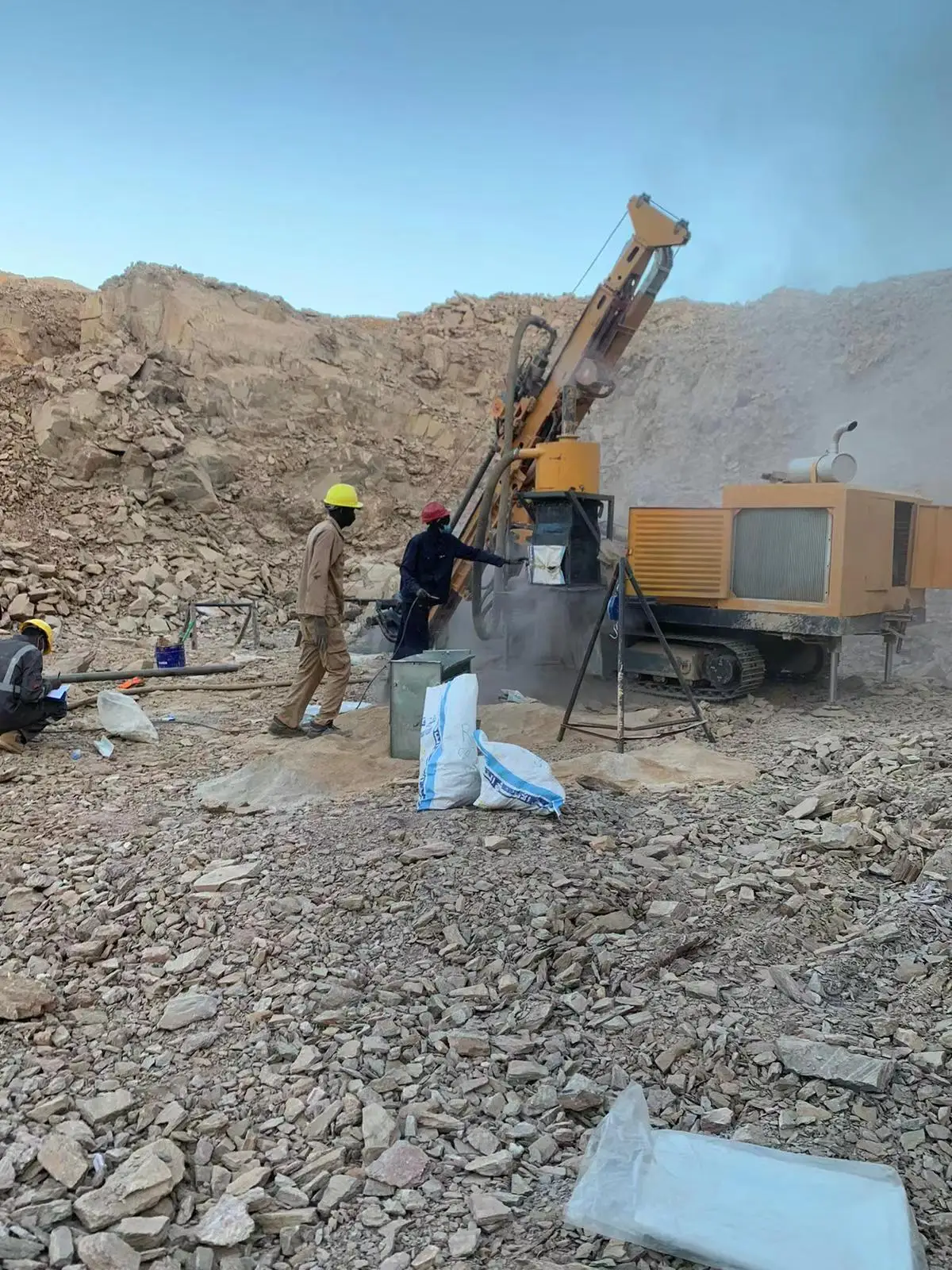 Copper Ore Drilling Machine 200 m Reverse Circulation Drilling Rig Gold Mining Portable Core Drill Rig