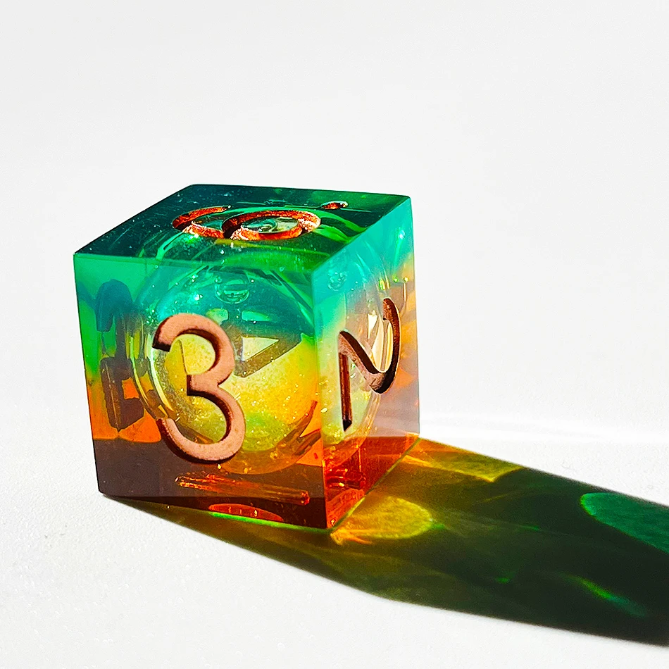 Handmade Green and Yellow Gradient  Resin New Style Sharp Liquid Core Factory Dnd Game Dice Set