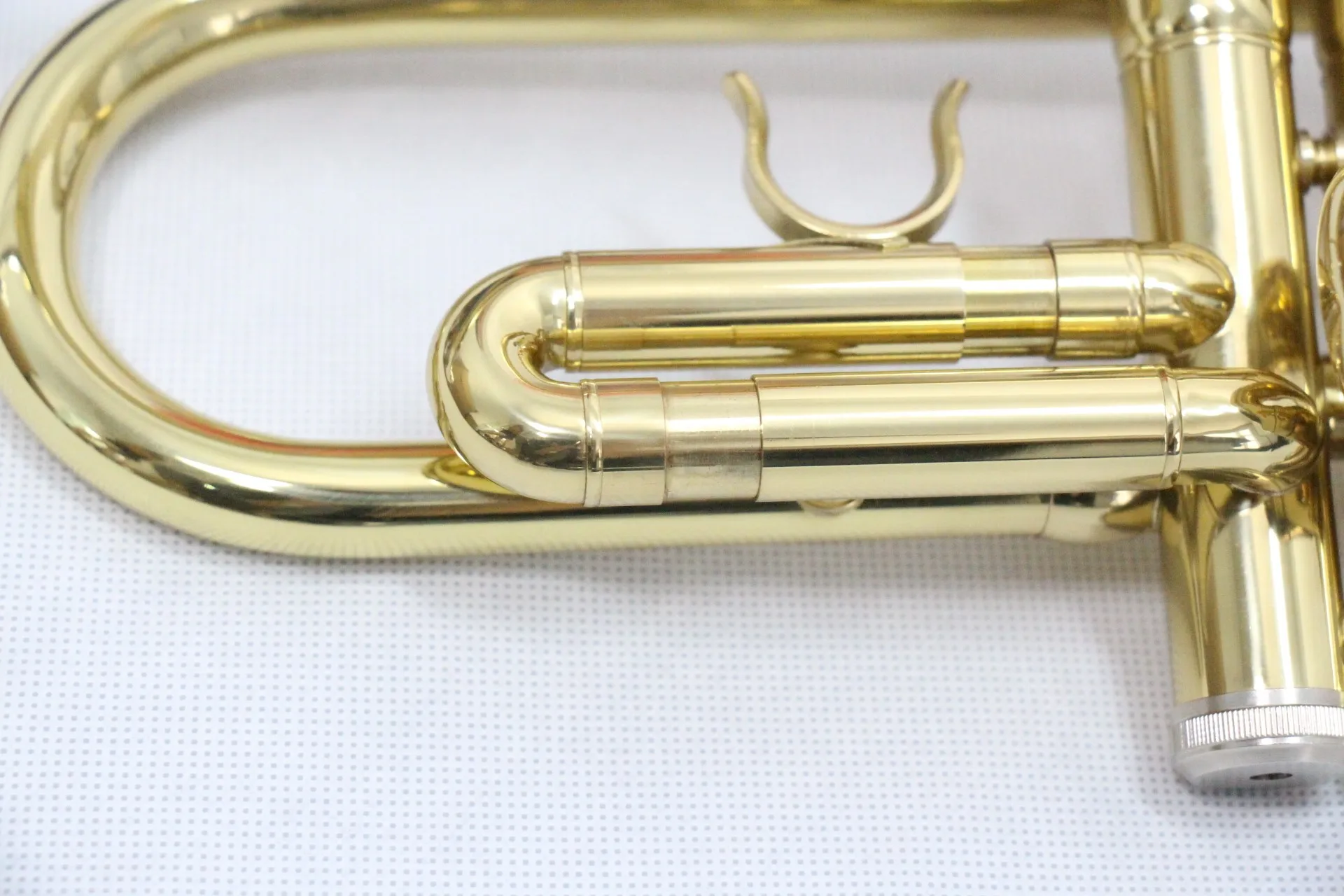 Wholesale bb tone trumpet and professional trumpet mouthpiece for sale with musical trumpet cases bag and cleaning kit