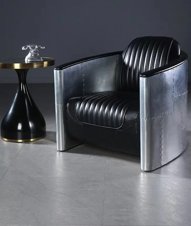 Классическое металлическое кресло в американском стиле из воловьей кожи с алюминиевыми заклепками