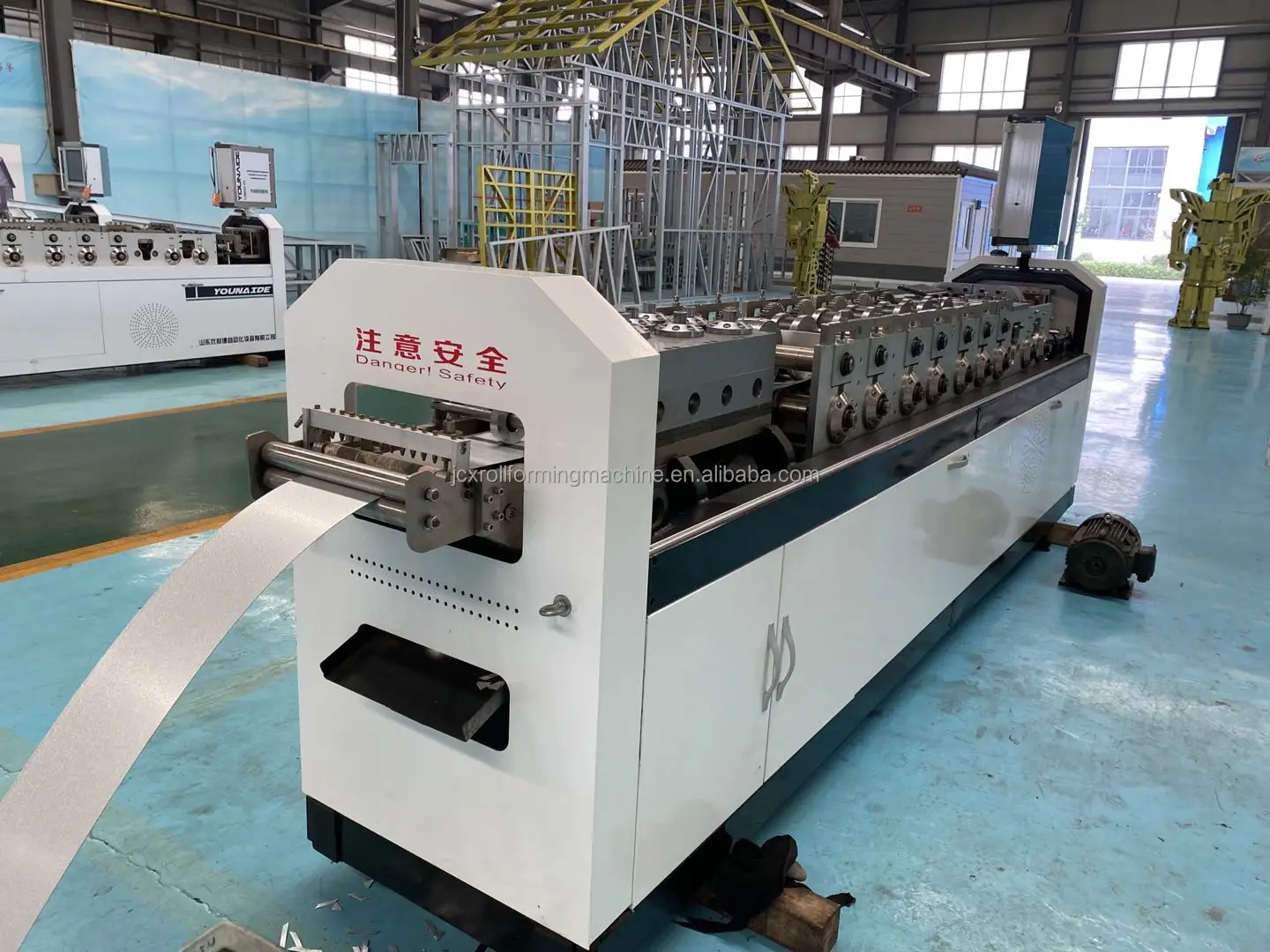 Automatic Villa Use Light Gauge Steel Keel Roll Forming Machinery C U Light Steel Keel Forming Machine